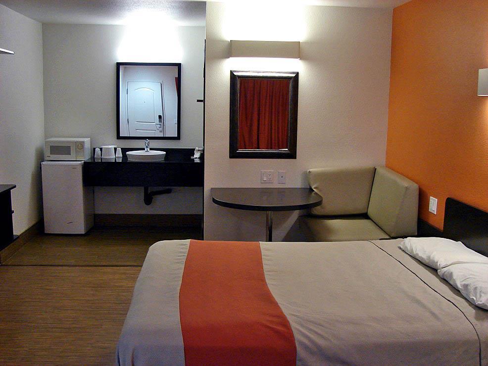 Motel 6 Bell Gardens Ruang foto