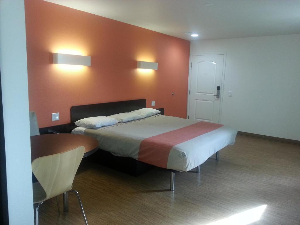 Motel 6 Bell Gardens Ruang foto