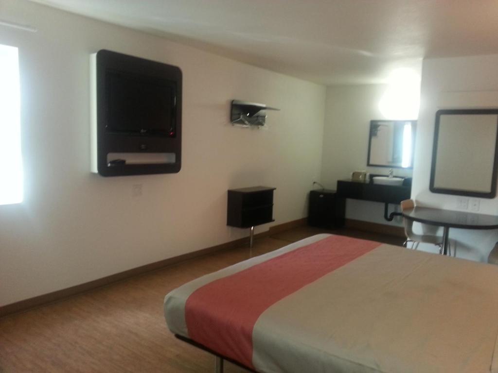 Motel 6 Bell Gardens Ruang foto